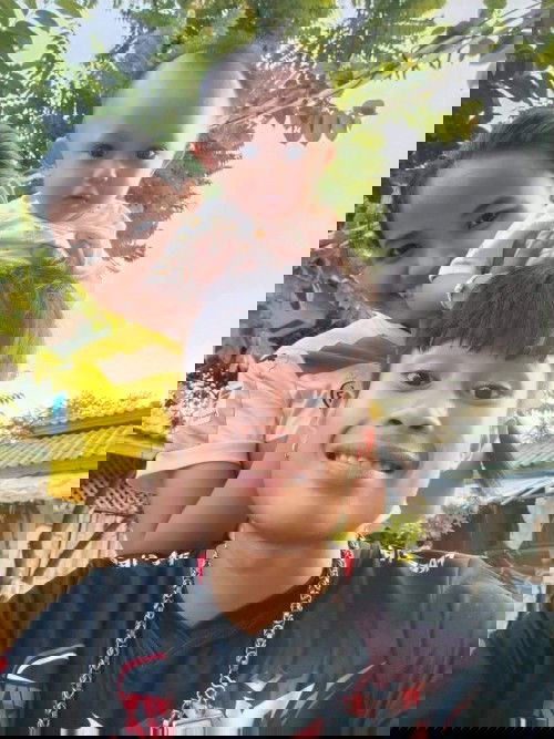 อวดลูกชาย.