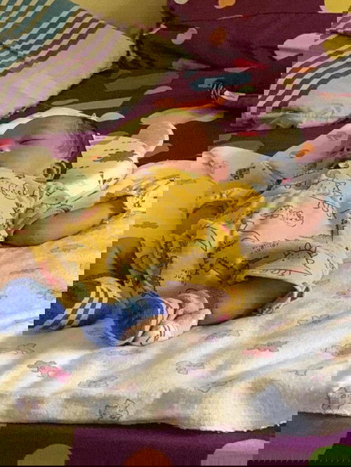 Tidur bergerak gerak