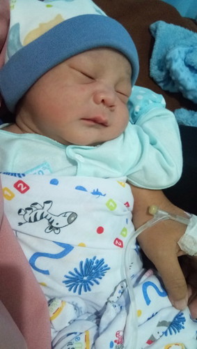 Muntah bayi baru lahir ..