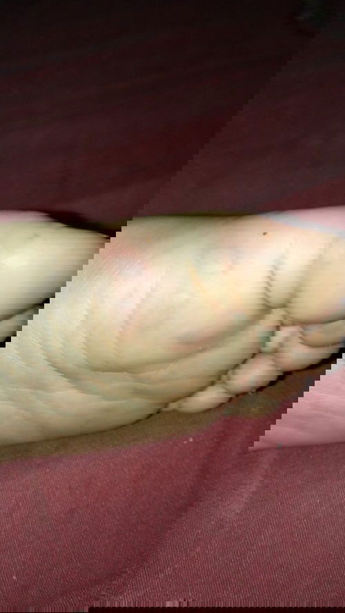 Bunda dan dokter ini kenapa ya mungkin boleh dibantu...