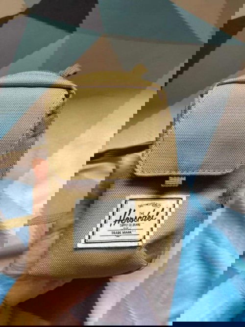 For sale tas Herschel authentic mini like new, tag belum dicopot!