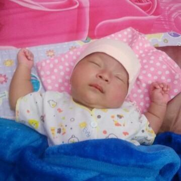 Anak bayi dri bru lahir belekan