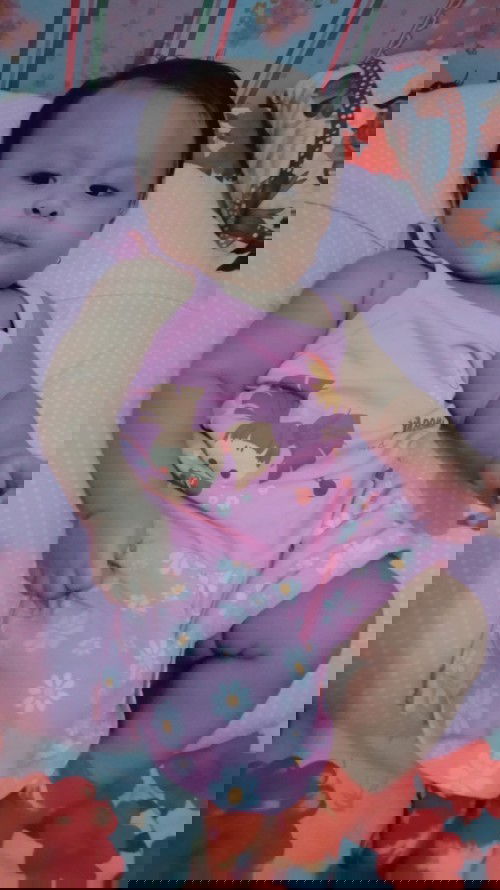 Kenalan Yuk bund..
Namaku najwa dri sby lahir 31 agust 20, hari ini usiaku sudah 5bln bb 7kg😍🙏🏻