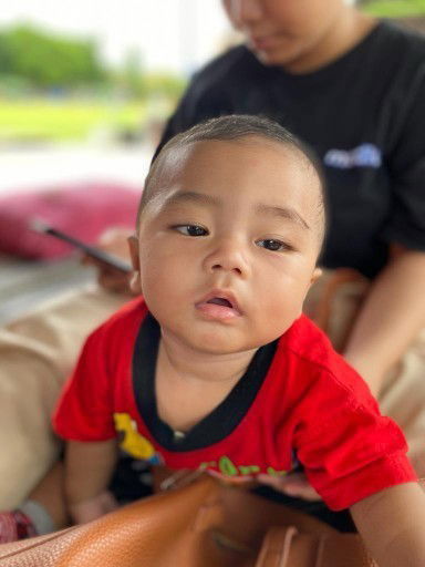 Hallo aku mau kenalan