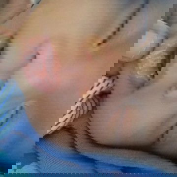 Bibir anak putih-putih