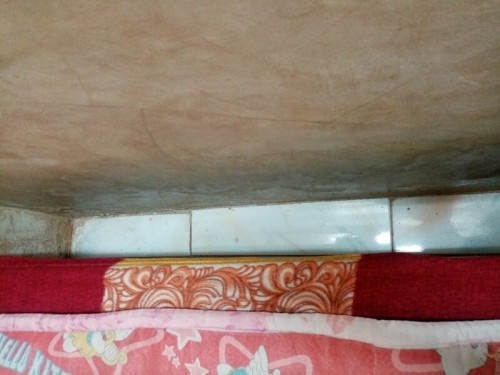 Nasa gilid na po ng kama si baby