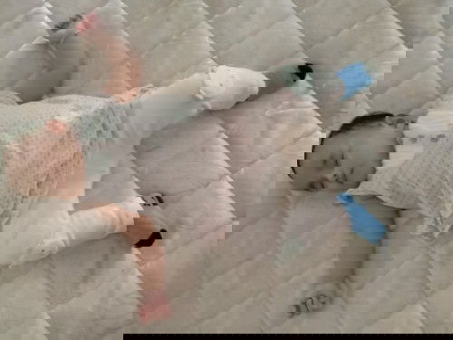 Belum bisa merangkak