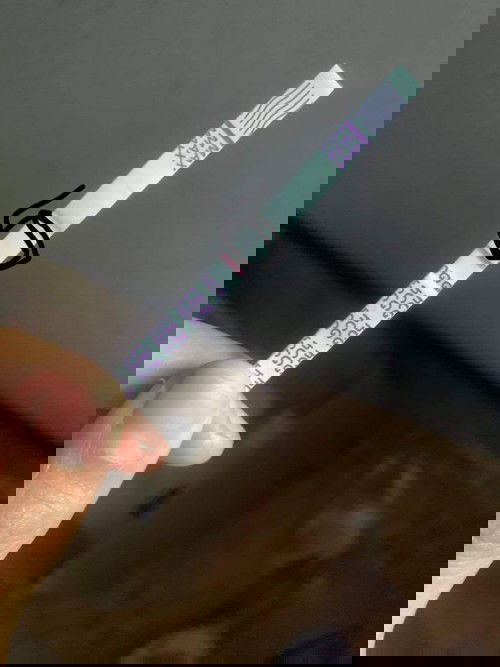 ขอสอบถามแม่ๆหน่อยค่ะ ขึ้น2ขีดจางๆ