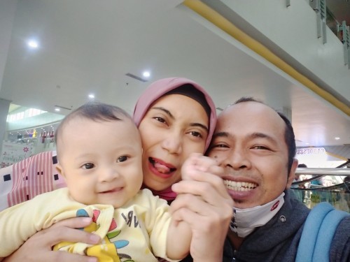 Senang suami bisa pulang saat weekend