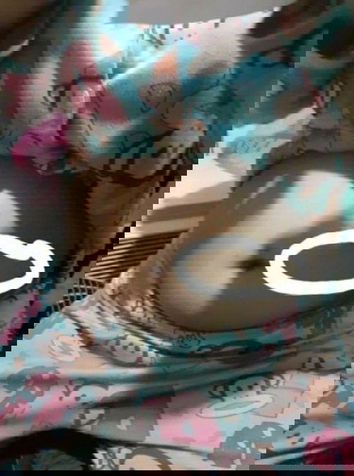 เวลาบิดขี้เกียจแล้วรุ้สึกเหมือนตุ๊บๆท้องขวาคล้ายจังหวะหัวใจเต้นตรงที่วงอยากรู้ว่าแบบนี้ลุกตอดรึป่าว