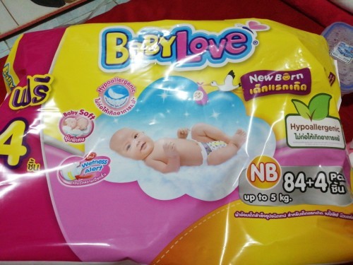 ถามแม่ๆหน่อยคะคลอดน้องเดือนแรกแม่ๆหมดแพมเพิดไปกี่ห่อละคะ