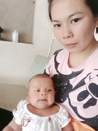 Mom ơi, bé đc 6 tuần mà bị táo bón làm sao ạ.