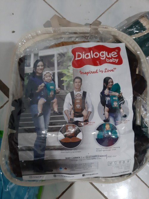 gendongan bayi hadap depan