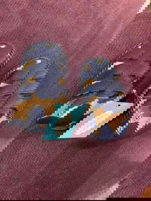 Give away sendal bayi tgl priode 17-akhir bulan februari 2021