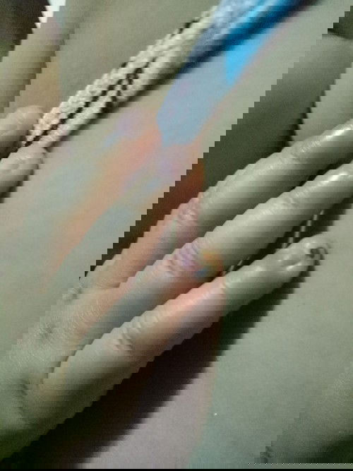 May nana po si baby sa daliri nya my