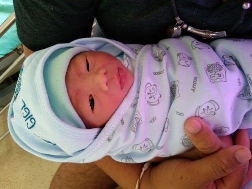 แตกจ้าหลังจากที่ปวดท้องยุหลายวัน