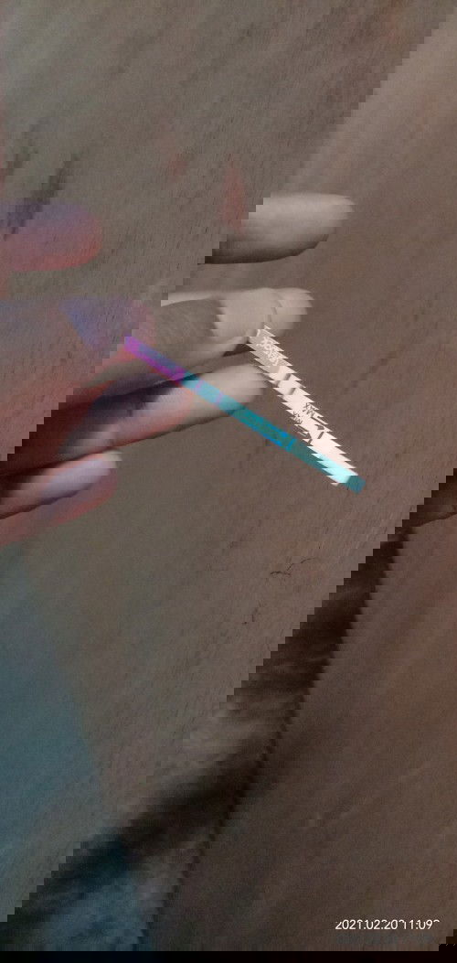 Ngeluarin sedikit flek