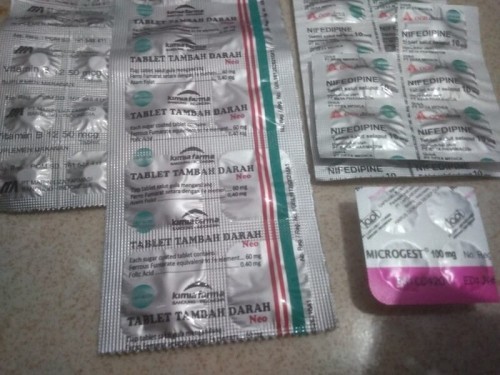 Obat dari dokter SPOG dan Vitamin Puskesmas boleh kah di minum bersama
