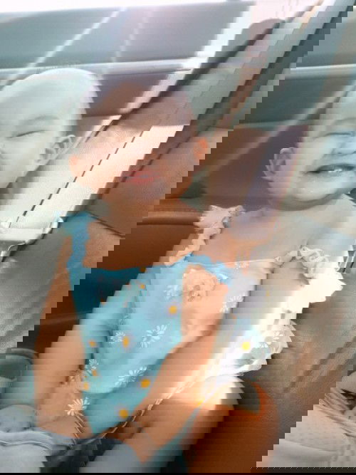 พี่สาวคนโต 10 เดือนแล้ว น้องคนเล็ก6เดือนในท้อง❤