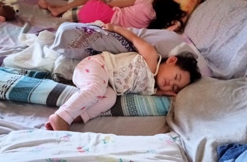 Ganito rin ba matulog ang anak niyo mga mommy?😂