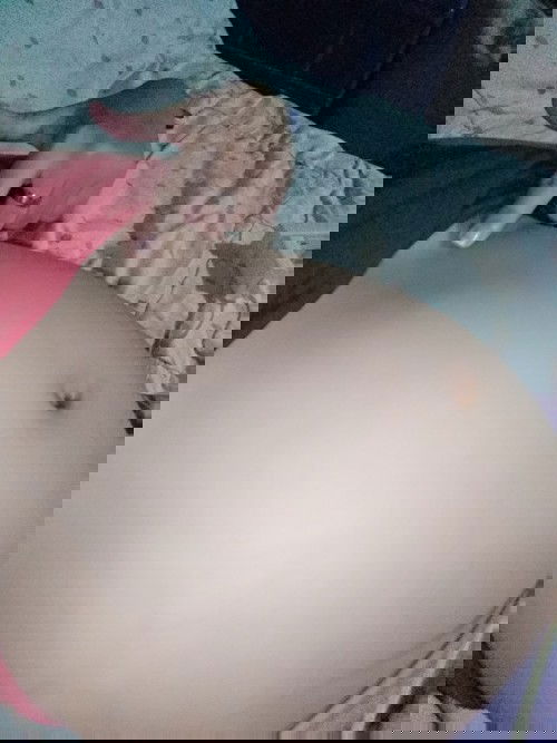 mga momshie im 31weeks now..normal lang po ba na masakit yung part po na tinuro ko??