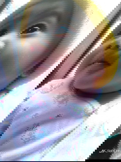 Bayiku sukanya mehadap ke kanan