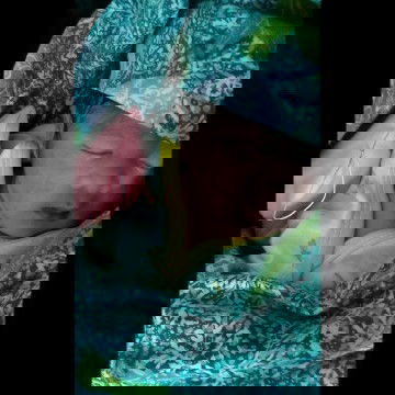 Lagi bahagia banget bun!!!