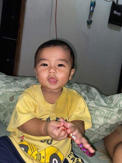 Bayi bahagia