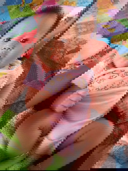 แม่ให้ลูกกินนมแม่อย่างเดียว