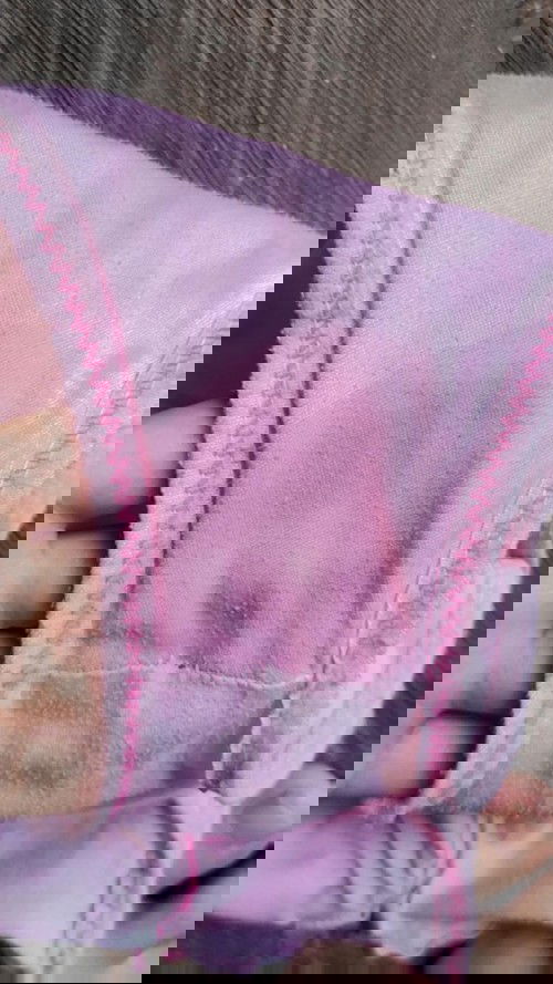 ขออนุญาตสอบถามพี่ๆค่ะ น้ำอะไรมันออกที่ละนิดๆ  มันคือน้ำอะไรค่ะไม่เหลืองเเต่ใส่