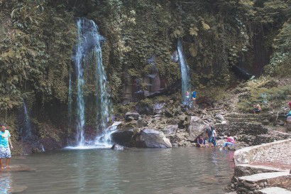 Hamil muda main ke curug