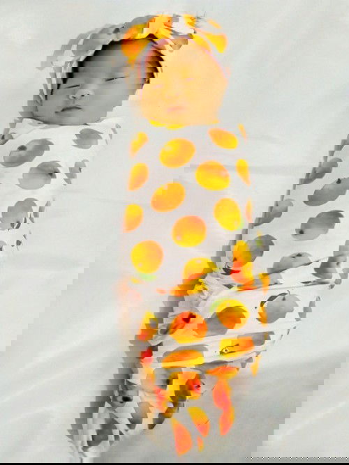 Lahir dengan Ketuban pecah dini, dan tensi tinggi.