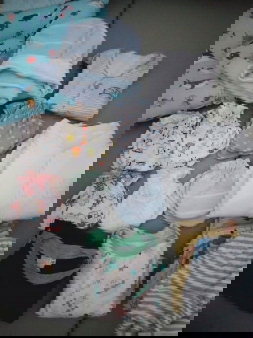 ( CLOSED 12 maret 2021 ) Barangkali ada yg mau gratis, bayar ongkir aja preloved 0-3 bulan