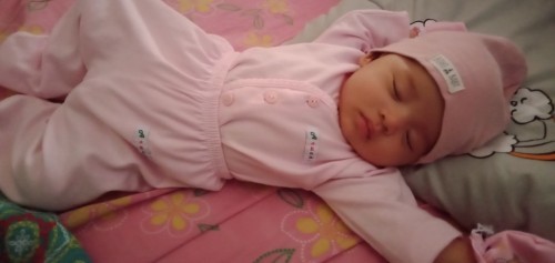 Bun anak bunda nenen berapa jam sekali ya bun,anak ku soalnya jrg nenen bun,kdng di paksa dlu bun,