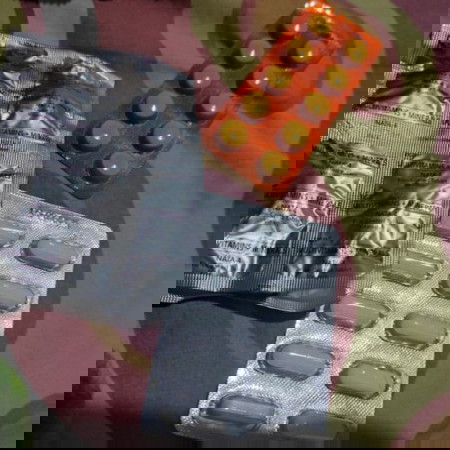 PREGGY 5MONTHS , VITAMINS