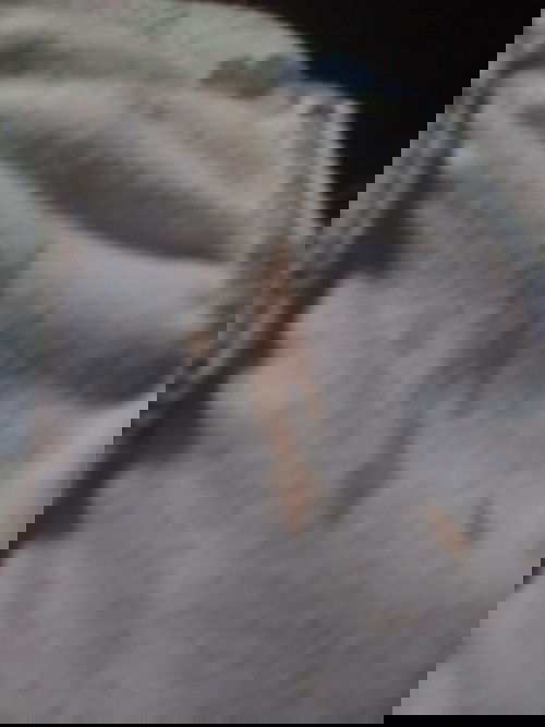 Mga momshies, help po...dugo na po ba ito? medyo reddish lang kulay niya pero nagworry na ako.