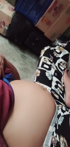 Maliit po ba ang tyan ko 3 months pregnant po ako.and Ilang months po gumagalaw ang baby sa tyan?