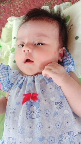 ลูกสาวจะเข้าสองเดือนแล้ว ลูกไม่อึกห้าวันแล้ว เป็นเพราะอะไร รึว่าการกินของแม่ (กินนมแม่อย่างเดียวค่ะ)