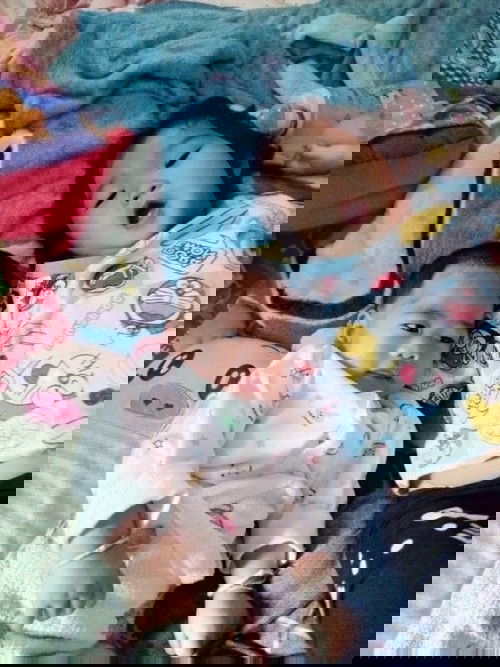 น้องไม่ยอมอึ