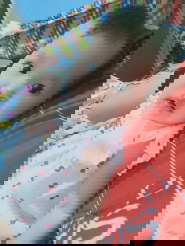 น้องทานข้าวตอน5เดือนกว่าๆ ตอนนี้6เดือนแล้ว น้องไม่ค่อยอึเรยค่ะ 4-5วันอึเป็นอะไรไหมคะ