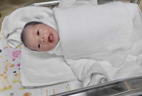 แตกซะที แม่แอบอยู่ในห้องนี้ตั้งนาน ☺️ 39w. พอดี #น้องสมายด์ น้องเป็นผู้หญิงค่ะ ☺️