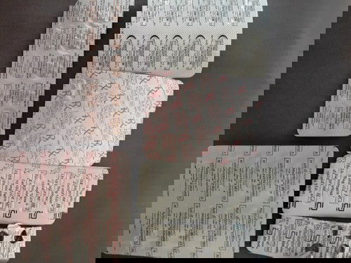 Hi po. Ask ko lang. D ko kasi na ask sa ob ko. May bago kasi vitamins na bimigay. ASCORBIC at MULTIV