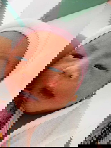 Mga mommy need q po ng advise nio natatakot aq na galawin o linisan manlang ang pusod ni baby ano Po ang dapat gawin q??