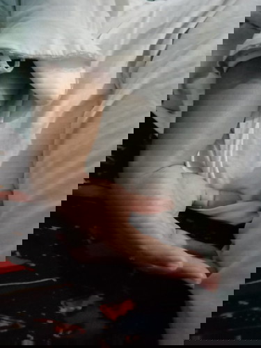 Klo' di malam hari selalu g enak badan itu normal apah nda'?