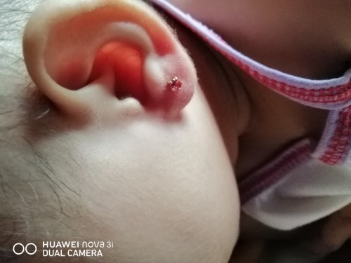 1st hikaw ni Baby π