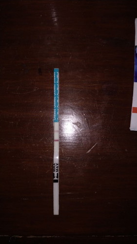 Bun gimana kalo test pek nya yang atas samar yang bawah jelas. Ini hasilnya positif apa gimana bun?