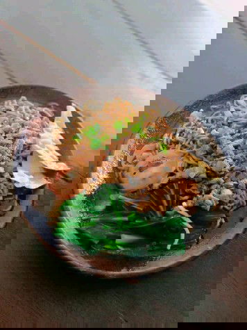 Makan mie ayam tanpa mie