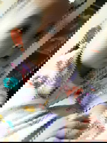 Bun , anak aku mau 8 bulan tapi belum bisa duduk sendiri , bagaimana ya ?