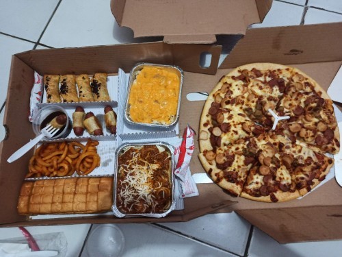 Ngidam pizza hut.