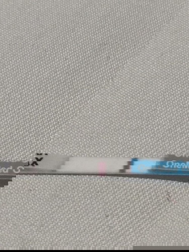 Bun mau nanya dong, kan aku telat 12 hari trus tespek dan hasilnya tuh kayak gambar ini